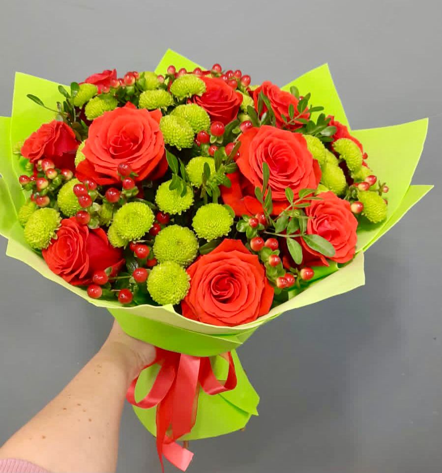 Букет цветов из: Хризантемы и Розы в Псыгансу