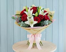 Букет цветов из:  Лилии и Розы в Псыгансу