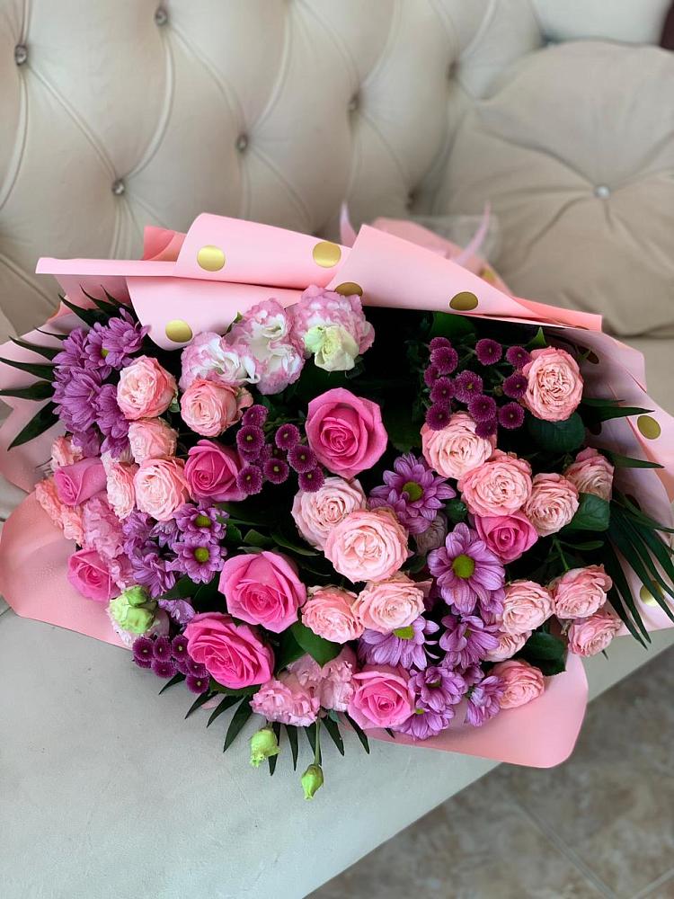 Букет цветов из: Хризантемы, Розы и Лизиантусы в Псыгансу