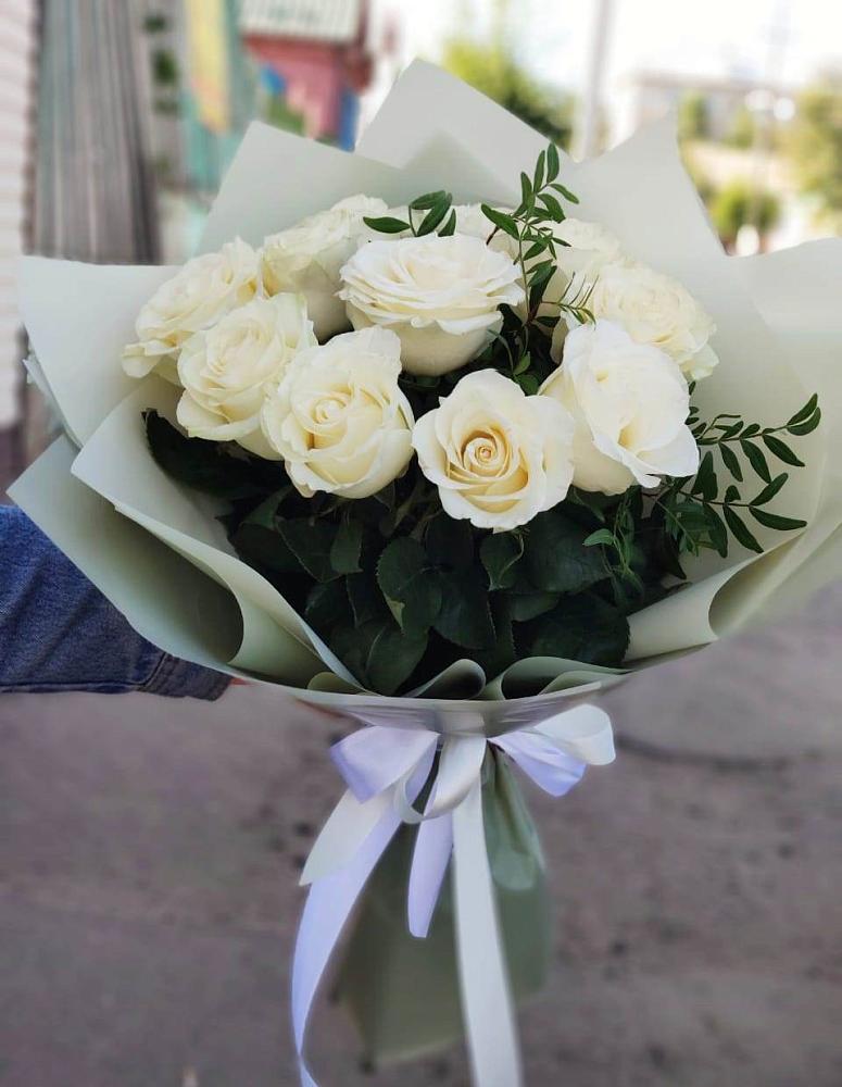 Букет Белые розы Проуд в Псыгансу