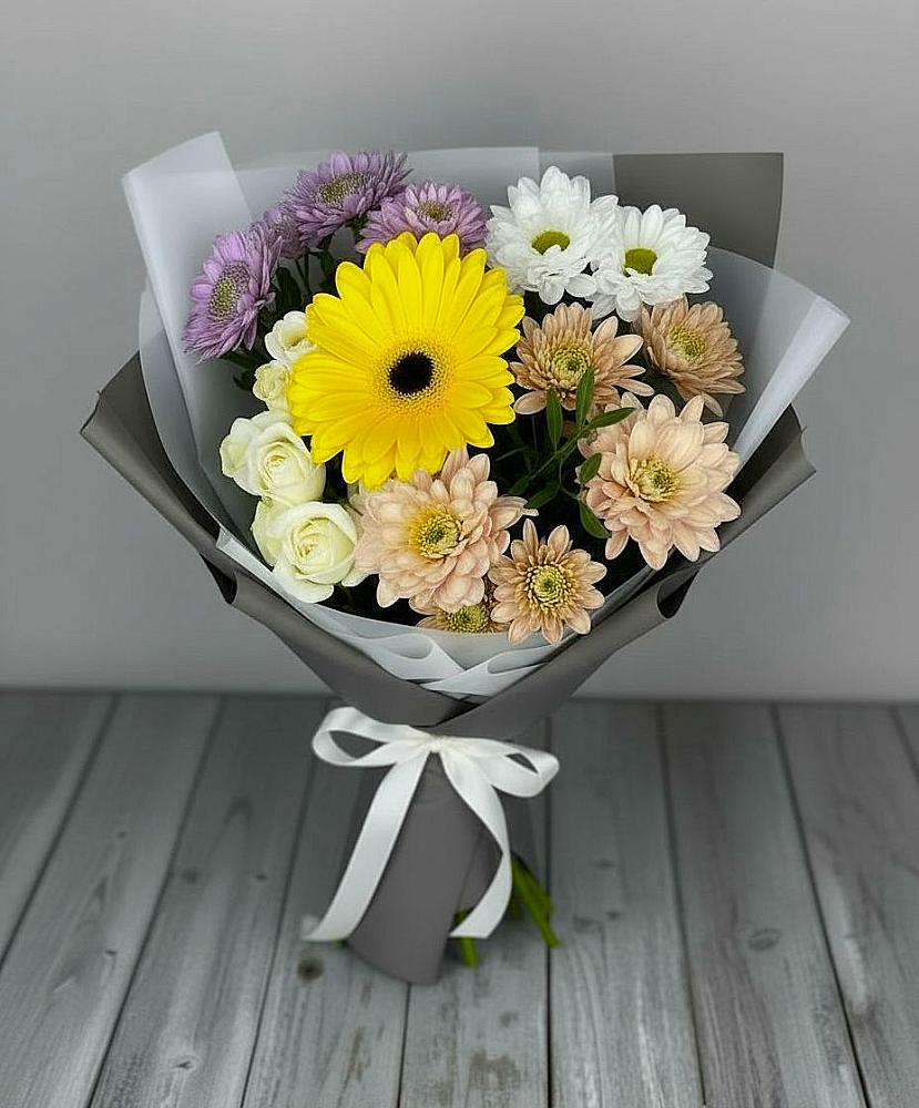 Букет цветов из: Розы, Герберы и Хризантемы в Псыгансу
