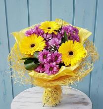 Букет цветов из:  Хризантемы и Герберы в Псыгансу