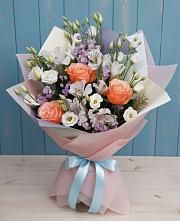 Букет цветов из:  Лизиантусы, Розы, Альстромерии и Гипсофила в Псыгансу
