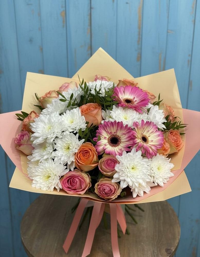 Букет цветов из: Розы, Герберы и Хризантемы в Псыгансу