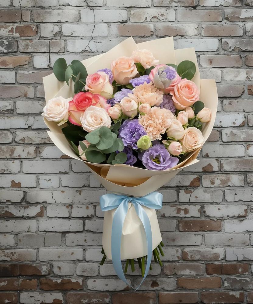 Букет цветов из: Розы, Лизиантусы и Гвоздики в Псыгансу