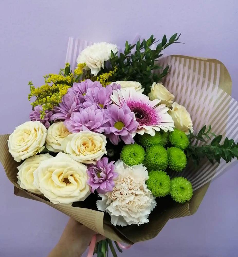 Букет цветов из: Хризантемы, Розы, Гвоздики и Герберы в Псыгансу