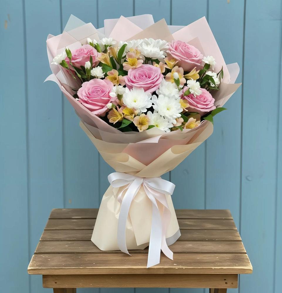 Букет цветов из: Гвоздики, Орхидеи и Розы в Псыгансу