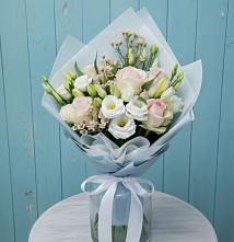 Букет цветов из:  Розы и Лизиантусы в Псыгансу