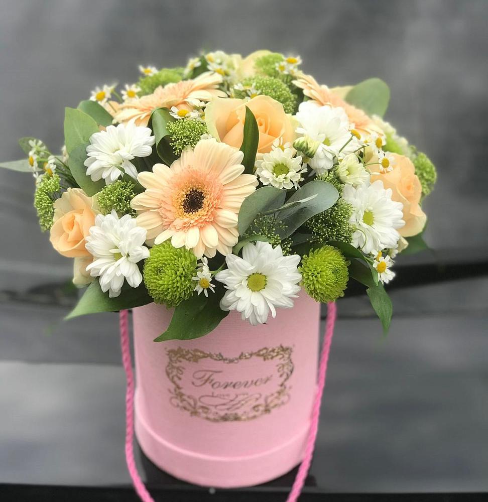 Цветочная композиция из Розы, Герберы и Хризантемы в шляпной коробке в Псыгансу