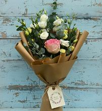 Букет цветов из:  Розы и Лизиантусы в Псыгансу