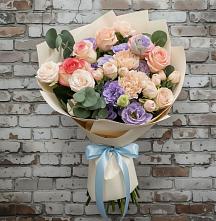 Букет цветов из:  Розы, Лизиантусы и Гвоздики #REPLACE_PRED# Псыгансу