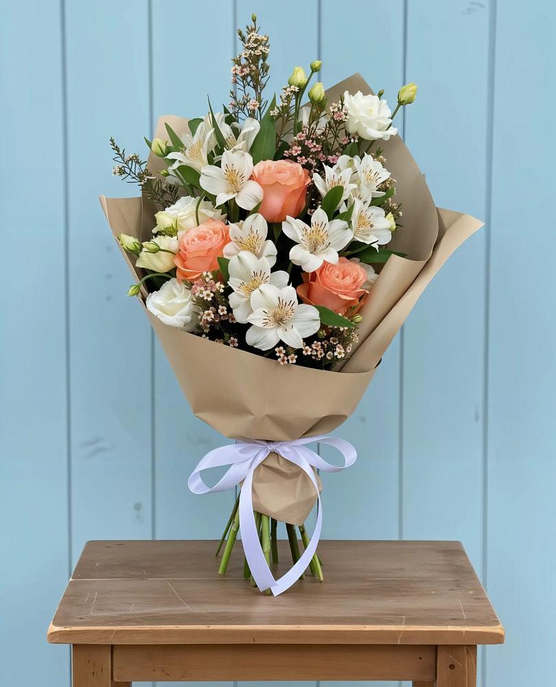 Букет цветов из: Альстромерии, Лизиантусы, Розы и Хризантемы в Псыгансу