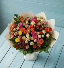Букет Микс из разноцветных кустовых роз в Псыгансу