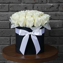 Цветочная композиция из Розы в шляпной коробке в Псыгансу